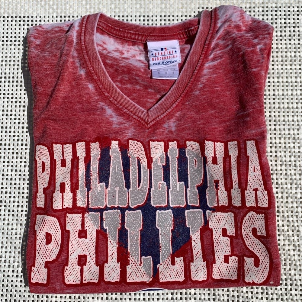 MLB Philadelphia Phillies V-neck T-shirt